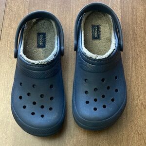 CROCS Kids Size 6, Lined
